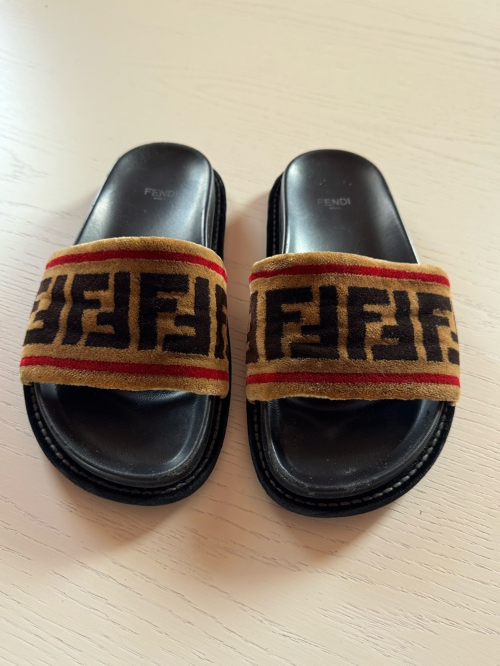 FENDI VELVET SLIDE SIZE 36